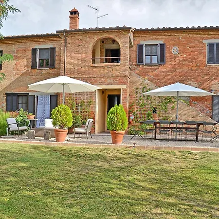Castiglione Del Lago Sleeps 6 Lejlighed