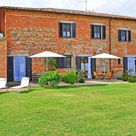 Castiglione Del Lago Sleeps 6 *