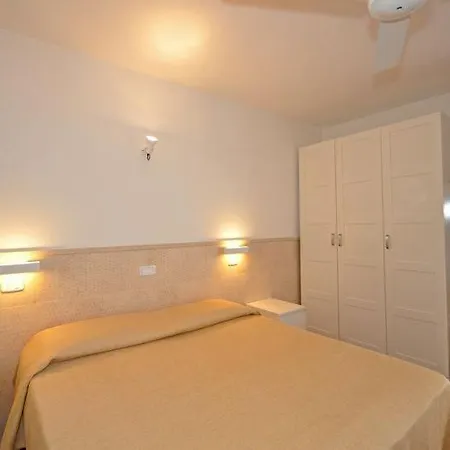 Lejlighed Castiglione Del Lago Sleeps 6